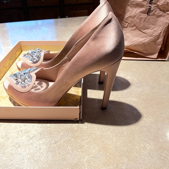 MIU MUI SATIN WITH HEARTS OF CRYSTAL “CINDERELLA” SHOES!! NWT - Picture 4 of 14